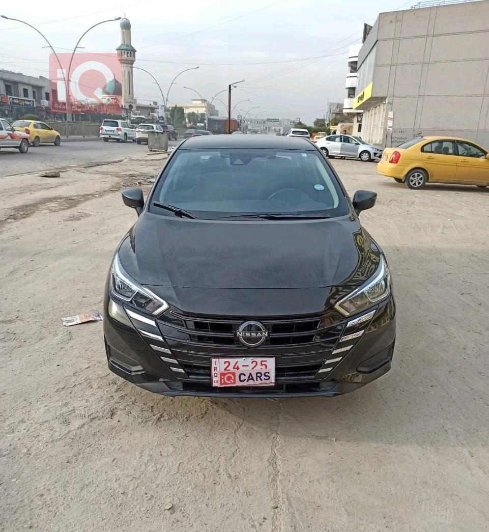 نيسان فيرسا